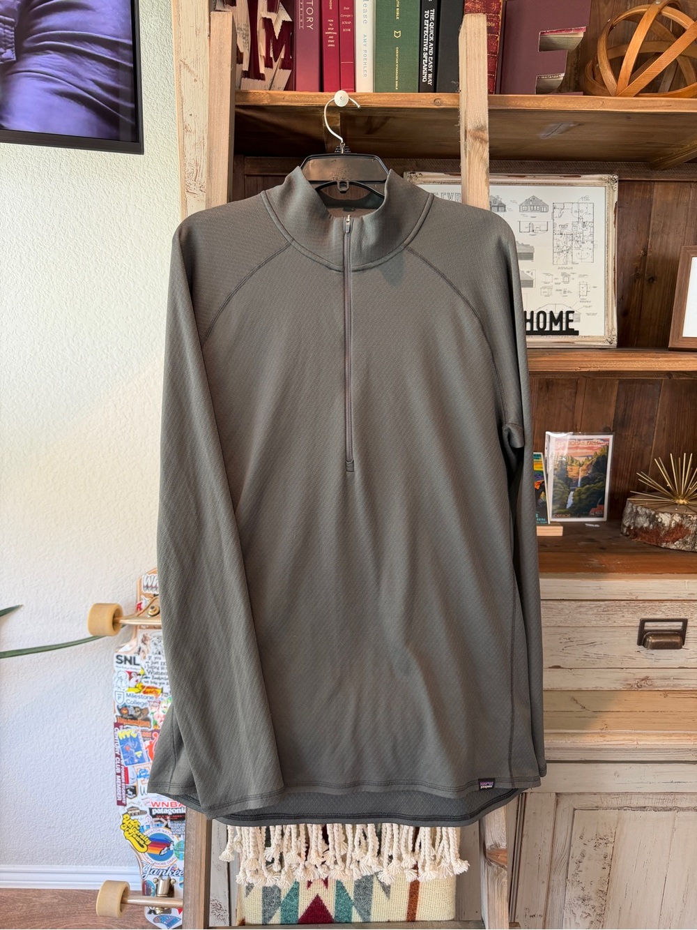Patagonia men’s Capilene medium weight 1/2 zip neck pullover size XL